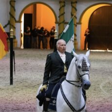 Desde la Federación Andaluza de Hípica lamentamos profundamente el fallecimiento de D. Álvaro Domecq, fundador de la Real Escuela Andaluza del Arte Ecuestre. Nuestro más sentido pésame a sus familiares y allegados. DEP